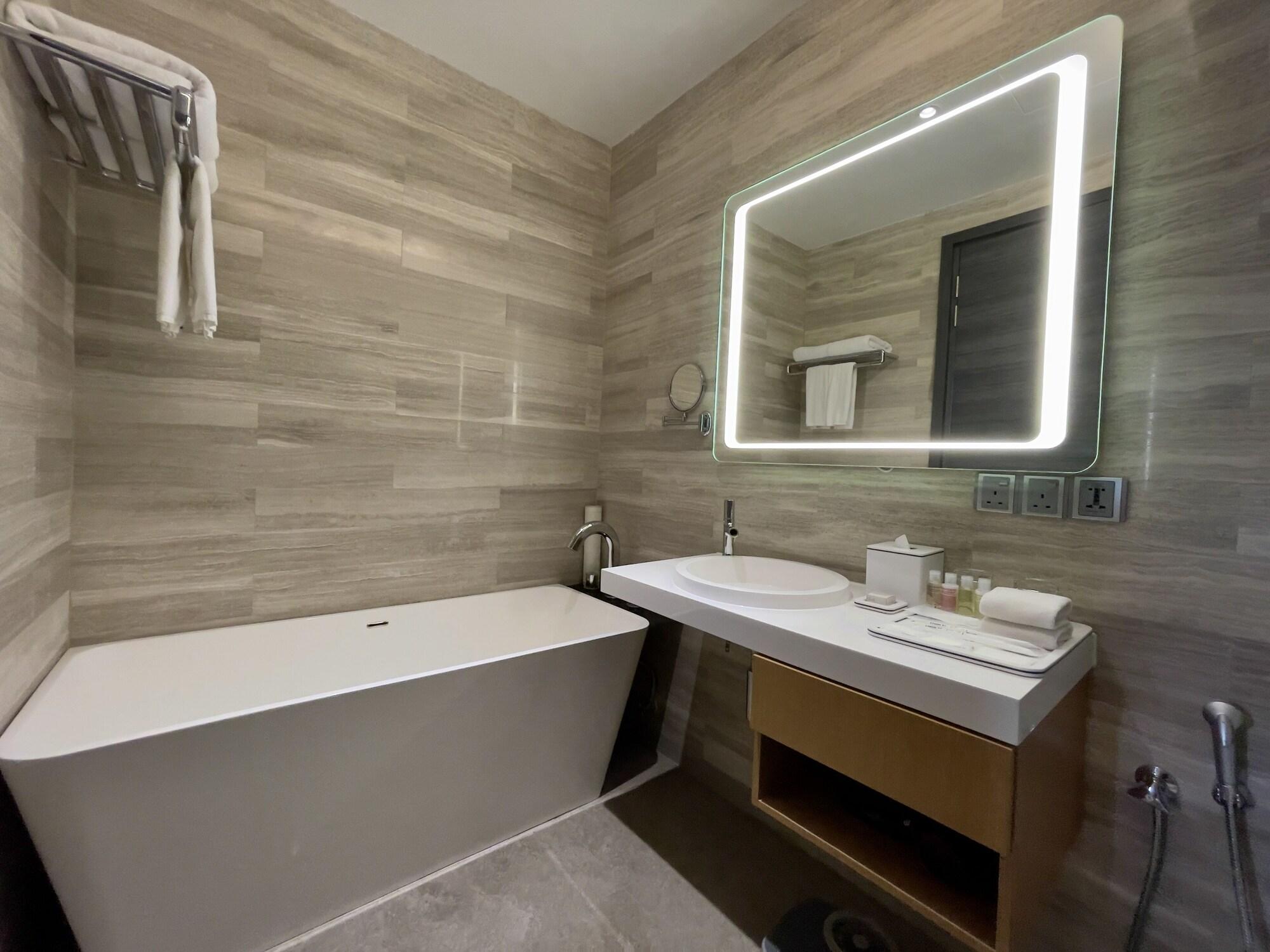 Fraser Place Puteri Harbour Nusajaya  Eksteriør billede Bathroom