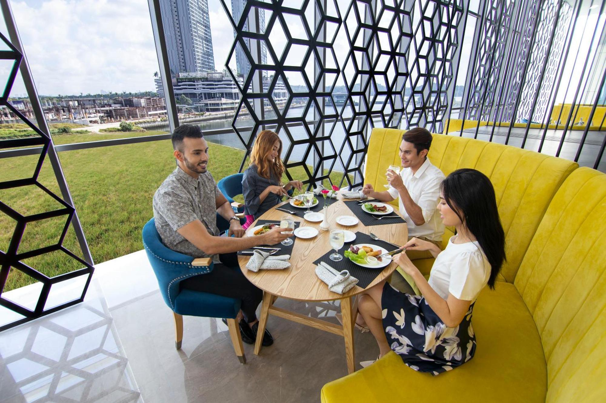 Fraser Place Puteri Harbour Nusajaya  Eksteriør billede Sky Bar