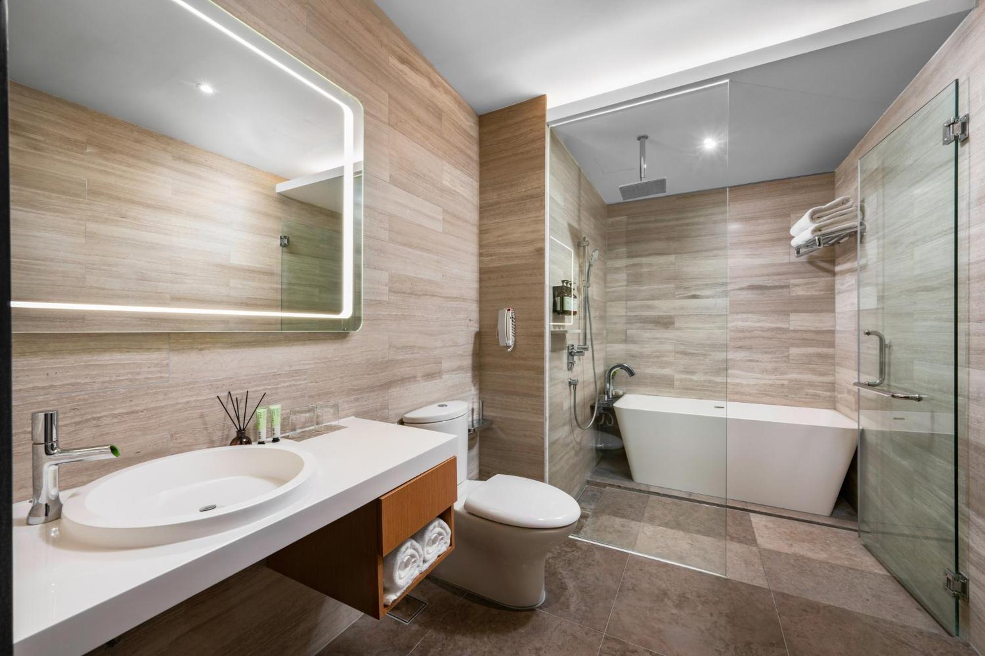 Fraser Place Puteri Harbour Nusajaya  Eksteriør billede Bathroom
