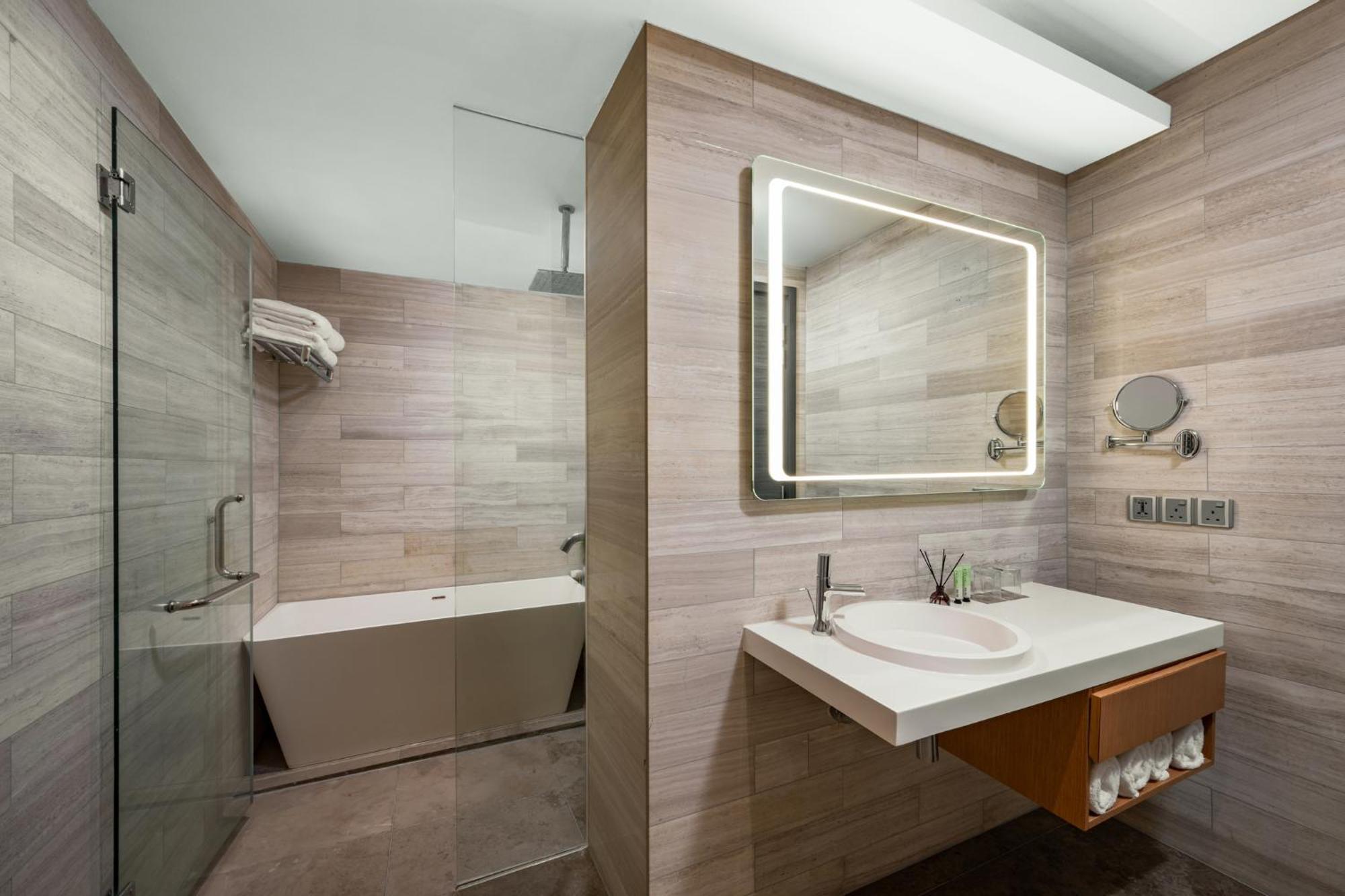 Fraser Place Puteri Harbour Nusajaya  Eksteriør billede Bathroom