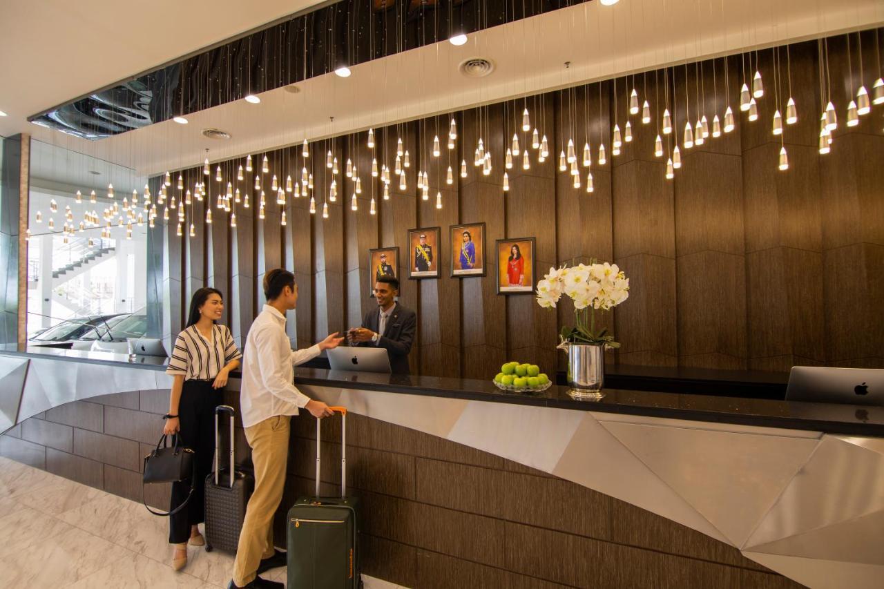 Fraser Place Puteri Harbour Nusajaya  Eksteriør billede The lobby of the hotel